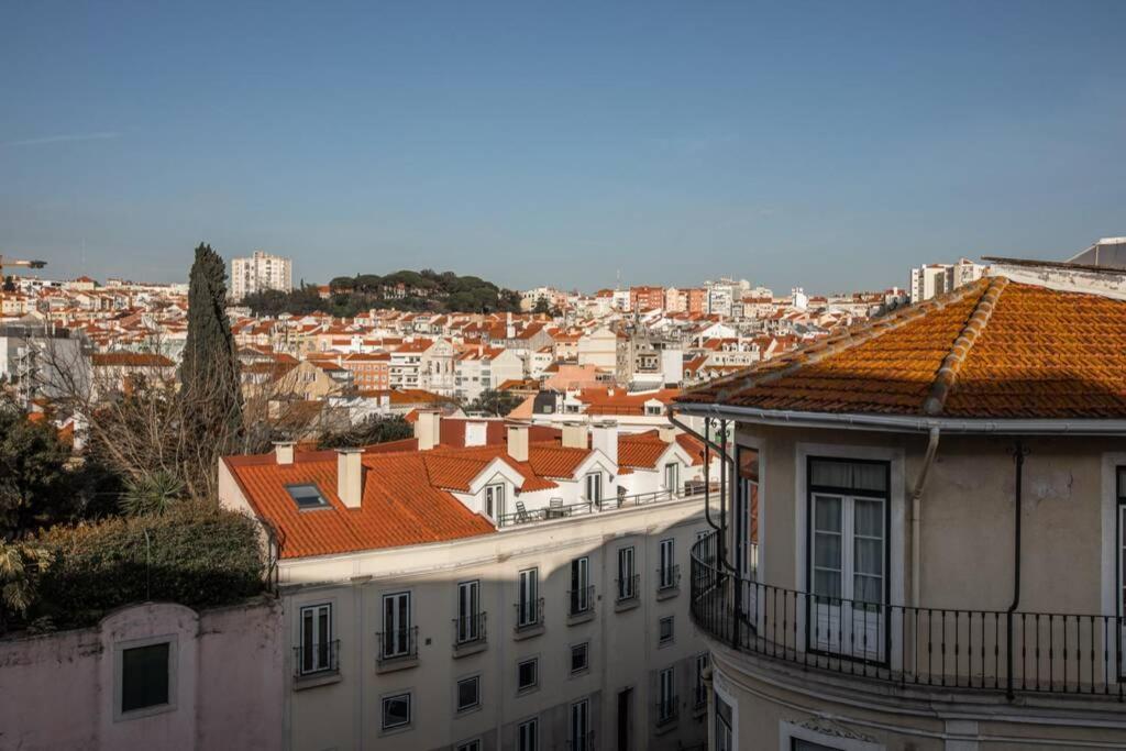 Family In The Center - Bp3 Lisboa